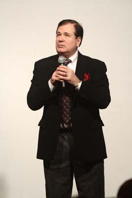 Host Lee Roy Reams